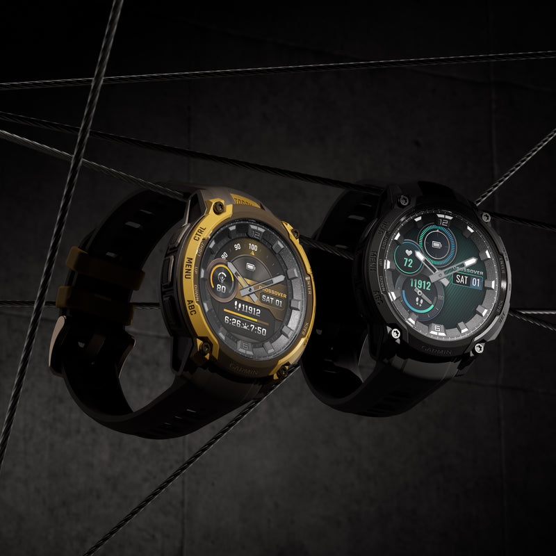 Instinct® Crossover AMOLED