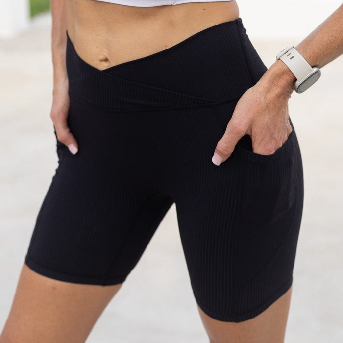 "MAGNETIC" V-Front Shorts 2.0 | Black